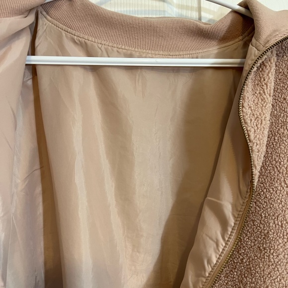 Women’s teddy style pink jacket - Picture 4 of 4